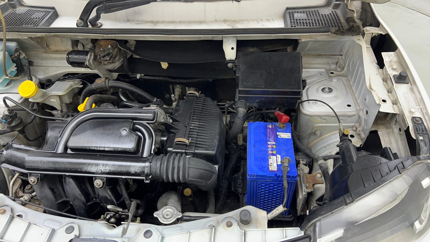 Used 2019 Renault Kwid RXT (O) 1.0 SCE Edition Petrol Manual engine ENGINE LEFT SIDE VIEW