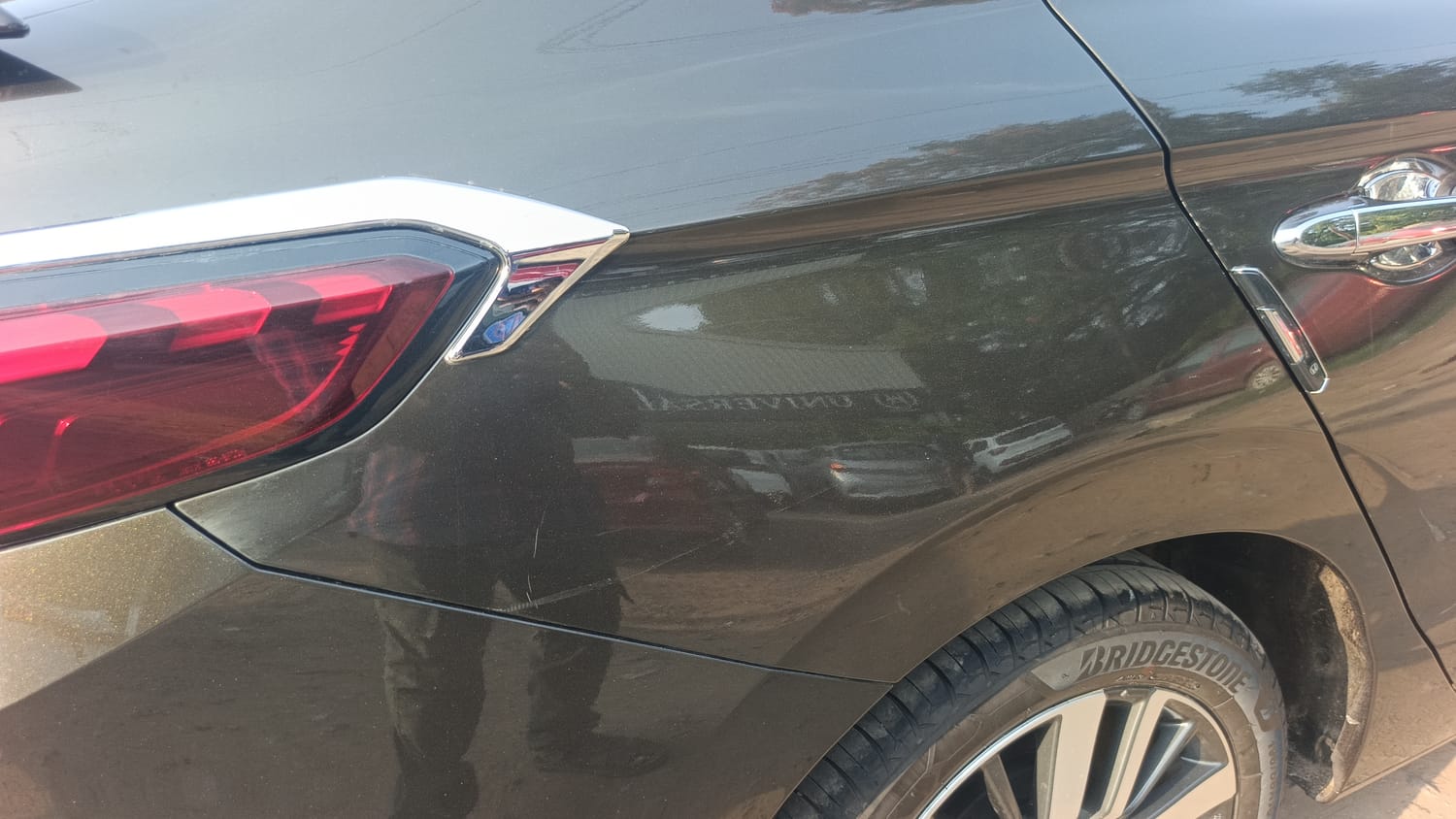 Used 2023 Honda City ZX Petrol Petrol Manual dents MINOR SCRATCH
