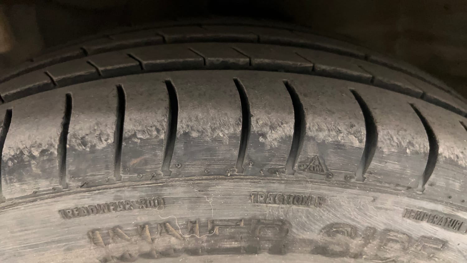 Used 2014 Chevrolet Beat LT Petrol Petrol Manual tyres LEFT FRONT TYRE TREAD VIEW