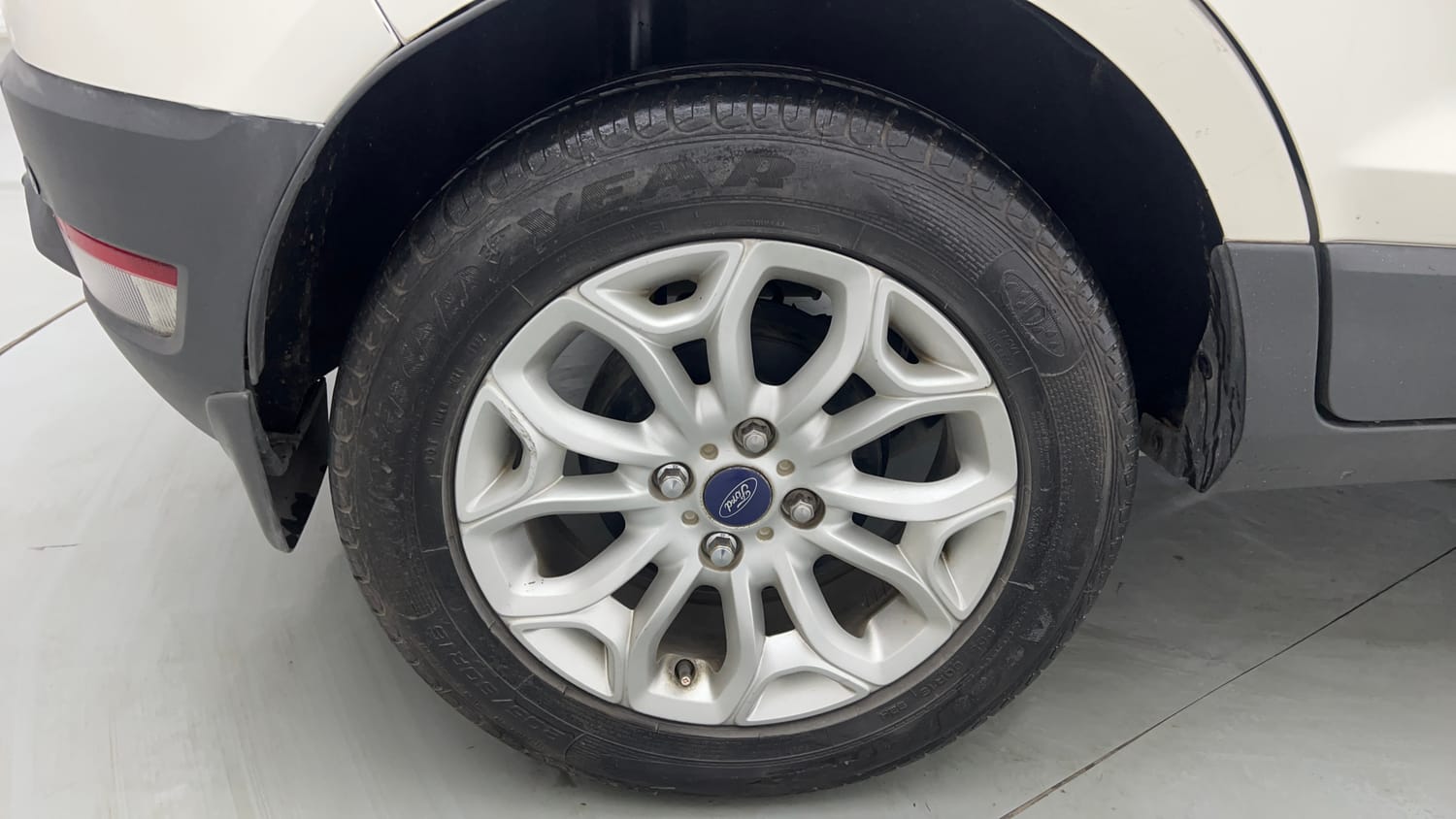 Used 2014 Ford EcoSport Titanium 1.0 Ecoboost (Opt) Petrol Manual tyres RIGHT REAR TYRE RIM VIEW