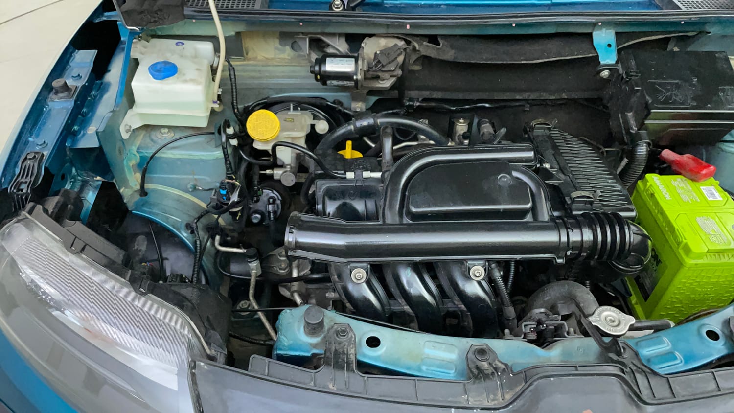 Used 2020 Renault Kwid CLIMBER 1.0 Opt Petrol Manual engine ENGINE RIGHT SIDE VIEW