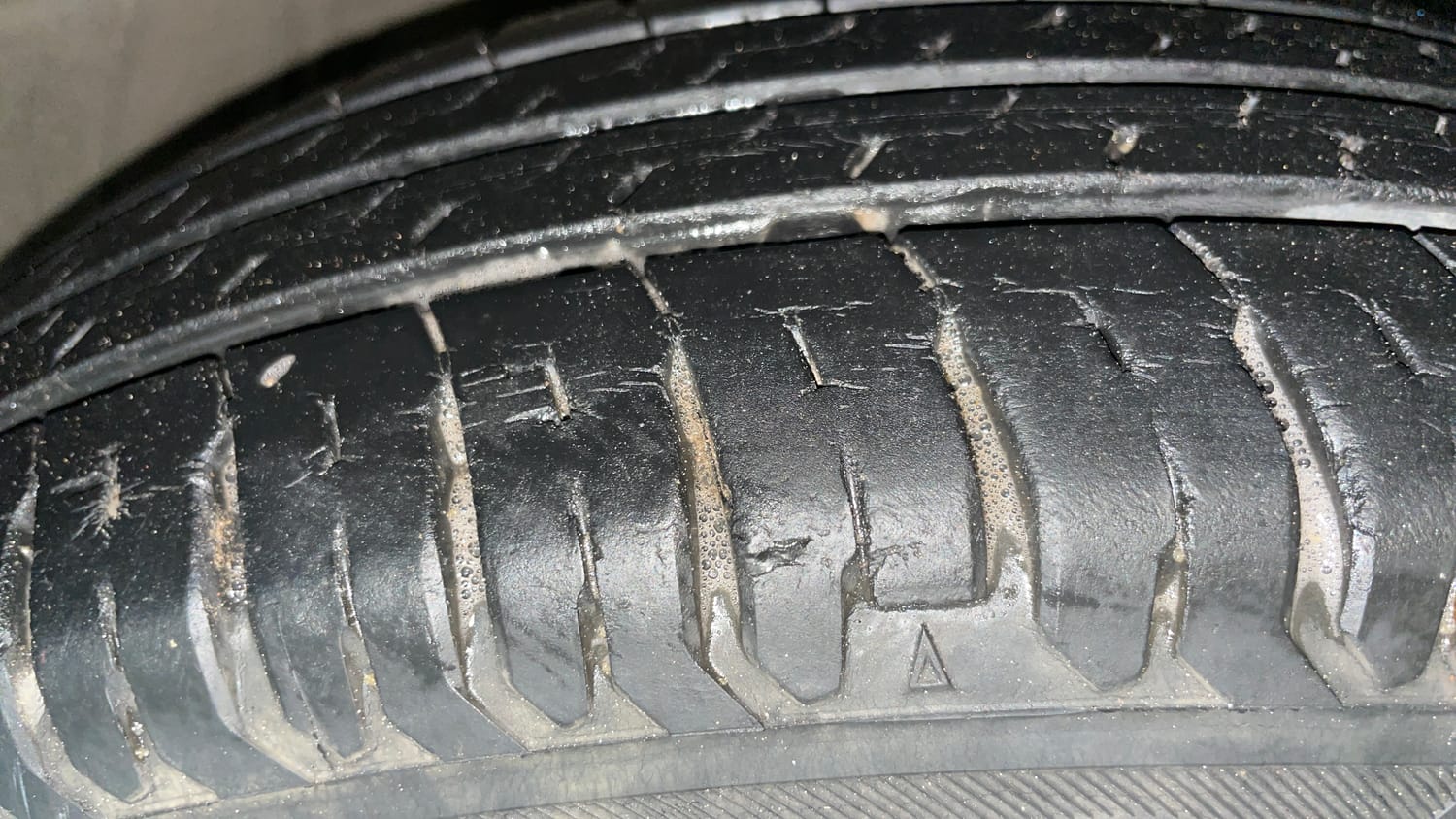 Used 2019 Maruti Suzuki Swift VXi AMT Petrol Automatic tyres RIGHT FRONT TYRE TREAD VIEW