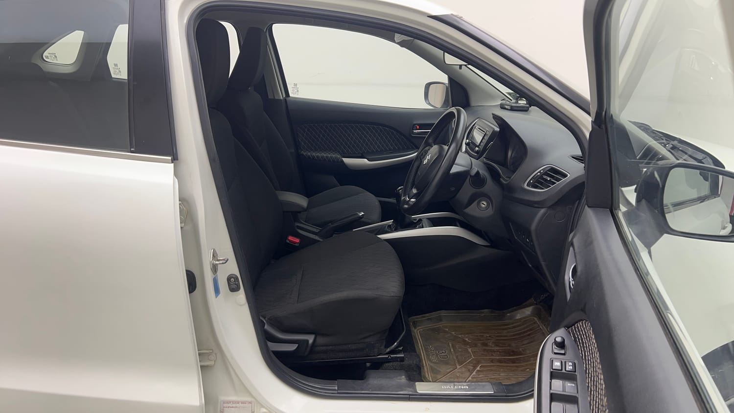 Used 2017 Maruti Suzuki Baleno Delta 1.2 Petrol Manual interior RIGHT SIDE FRONT DOOR CABIN VIEW