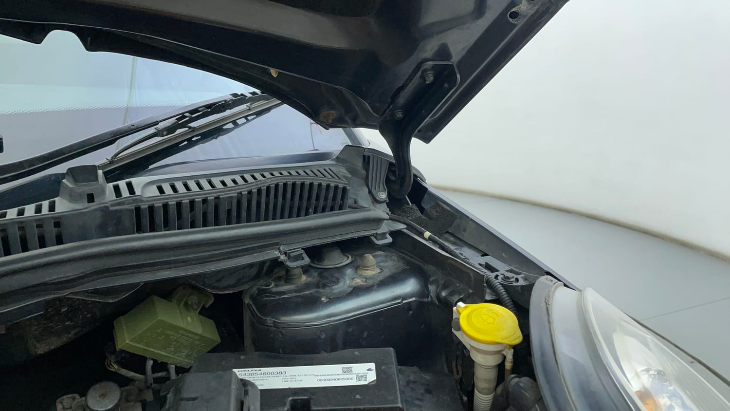 Used 2018 Tata Nexon XZ Plus Diesel Diesel Manual engine ENGINE LEFT SIDE HINGE & APRON VIEW