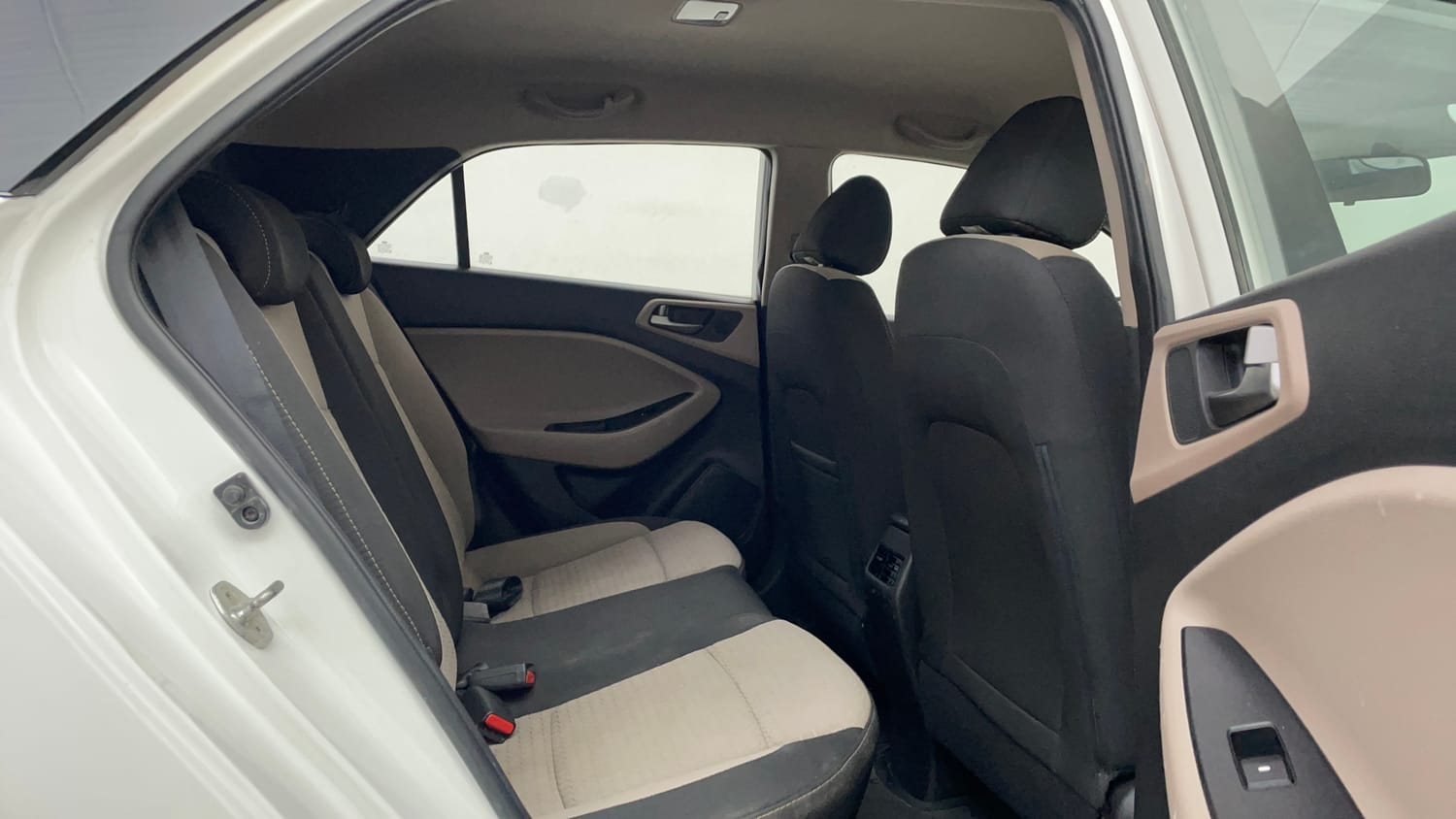 Used 2017 Hyundai Elite i20 Asta 1.2 (O) Petrol Manual interior RIGHT SIDE REAR DOOR CABIN VIEW
