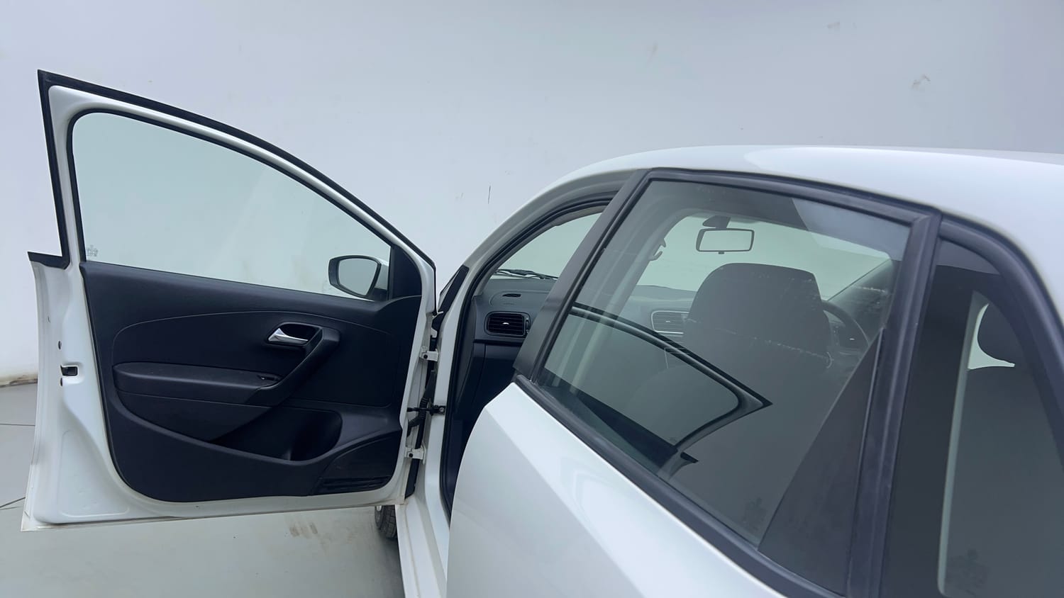 Used 2017 Volkswagen Polo Comfortline 1.2L (P) Petrol Manual interior LEFT FRONT DOOR OPEN VIEW