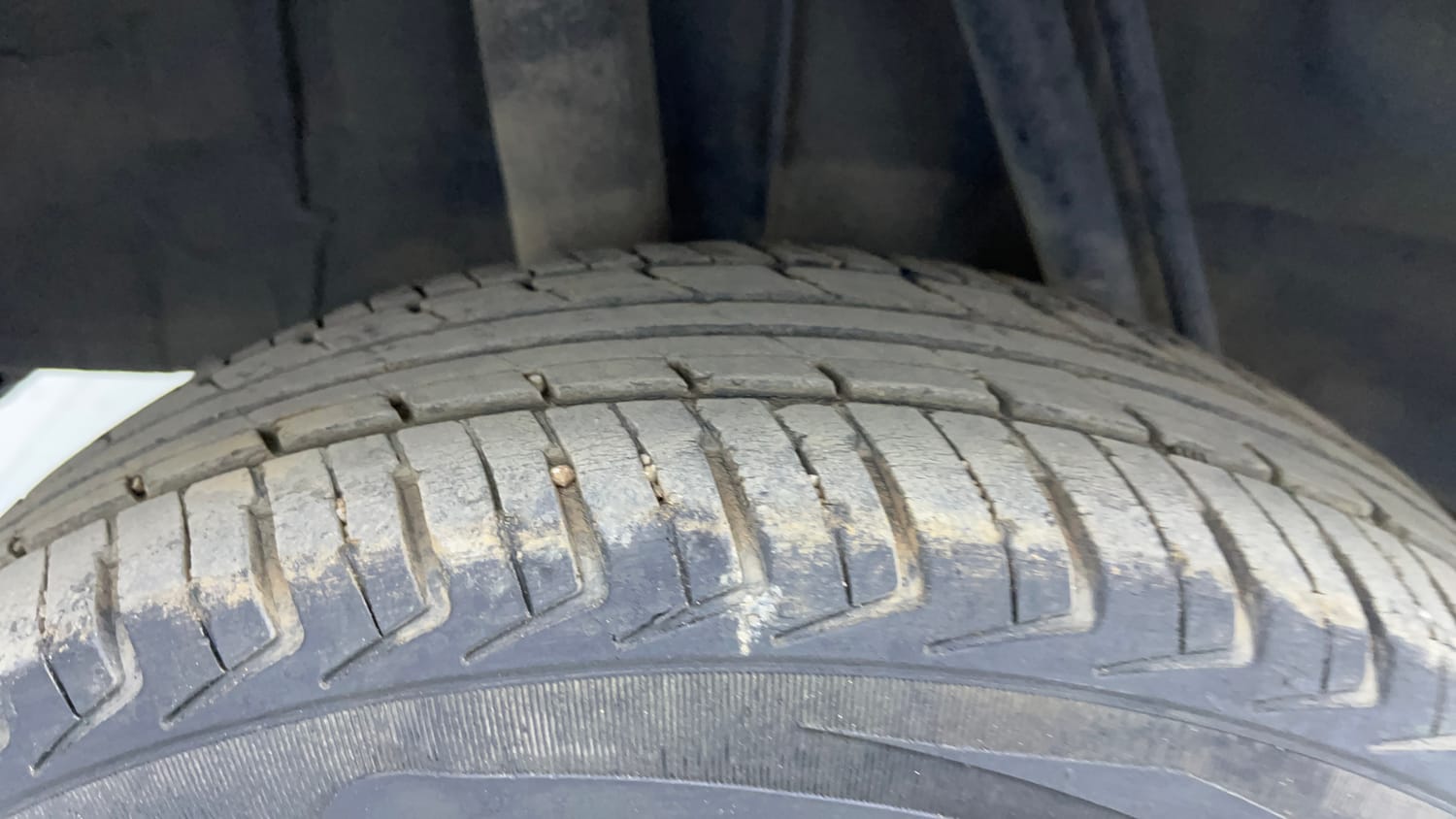 Used 2018 Renault Kwid CLIMBER 1.0 Petrol Manual tyres RIGHT REAR TYRE TREAD VIEW