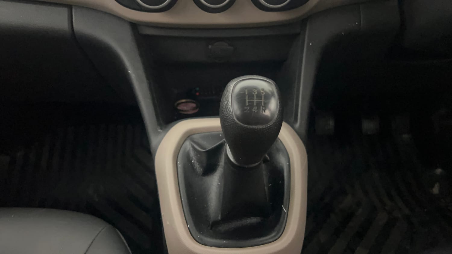 Used 2014 Hyundai Grand i10 Magna 1.2 Kappa VTVT Petrol Manual interior GEAR  KNOB VIEW