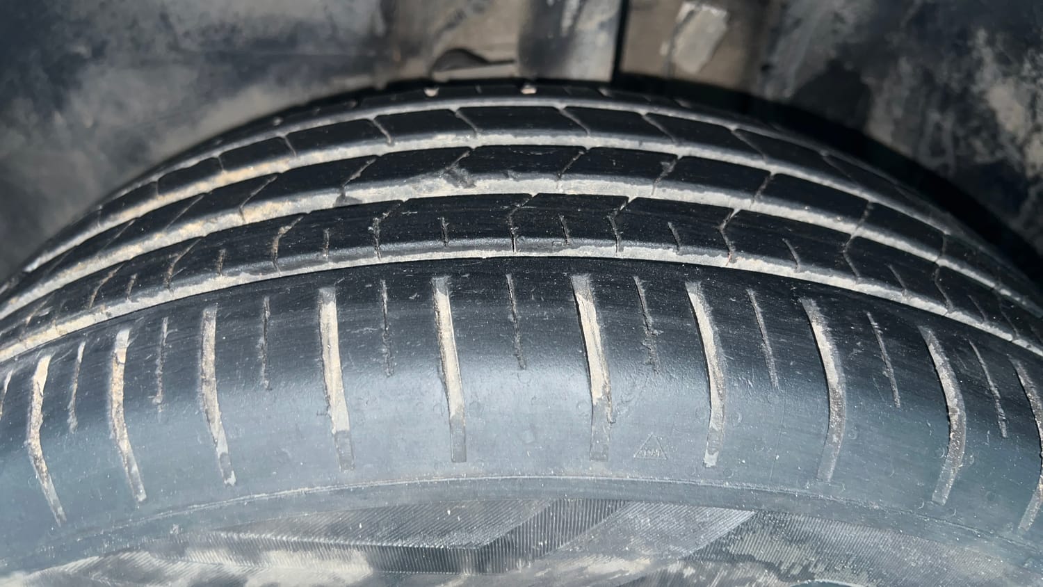 Used 2023 Tata Punch Creative AMT Petrol Automatic tyres LEFT FRONT TYRE TREAD VIEW