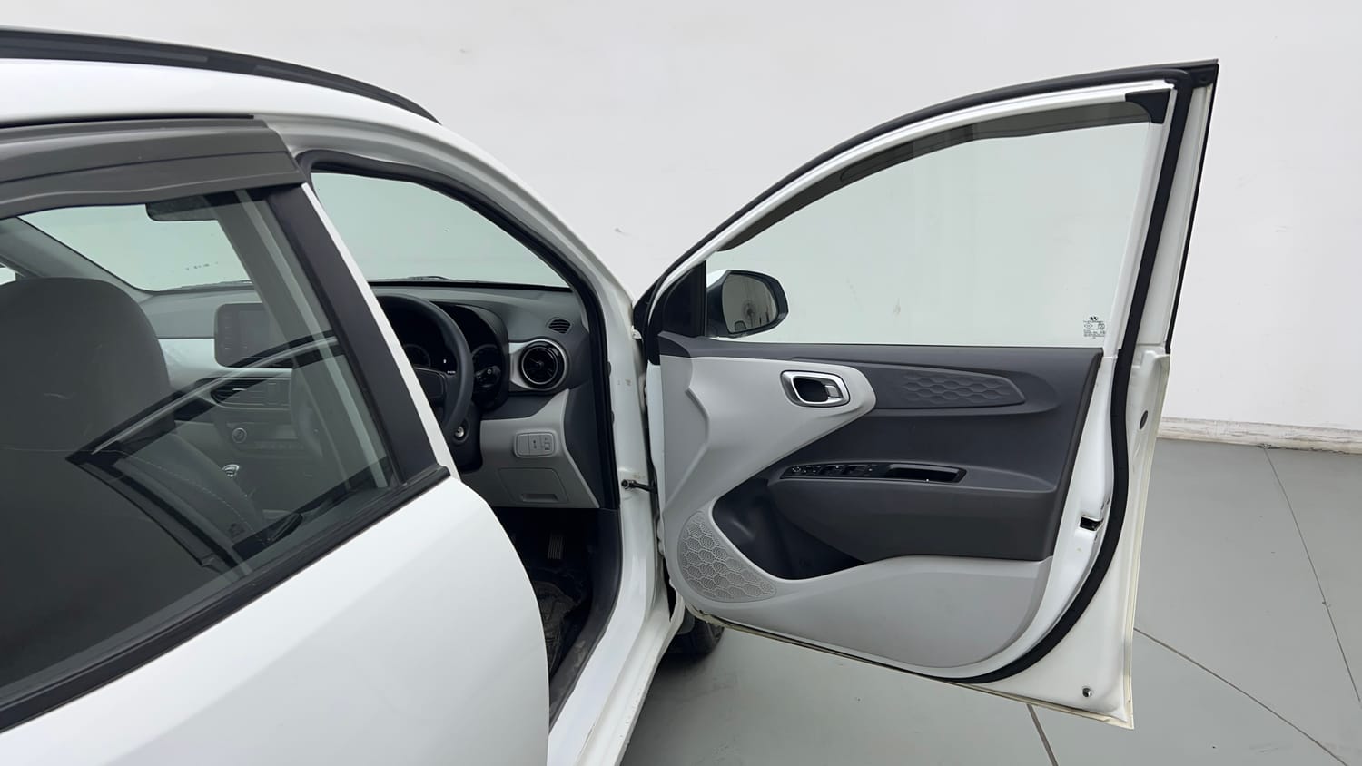 Used 2022 Hyundai Grand i10 Nios Sportz 1.2 Kappa VTVT CNG Cng Manual interior RIGHT FRONT DOOR OPEN VIEW