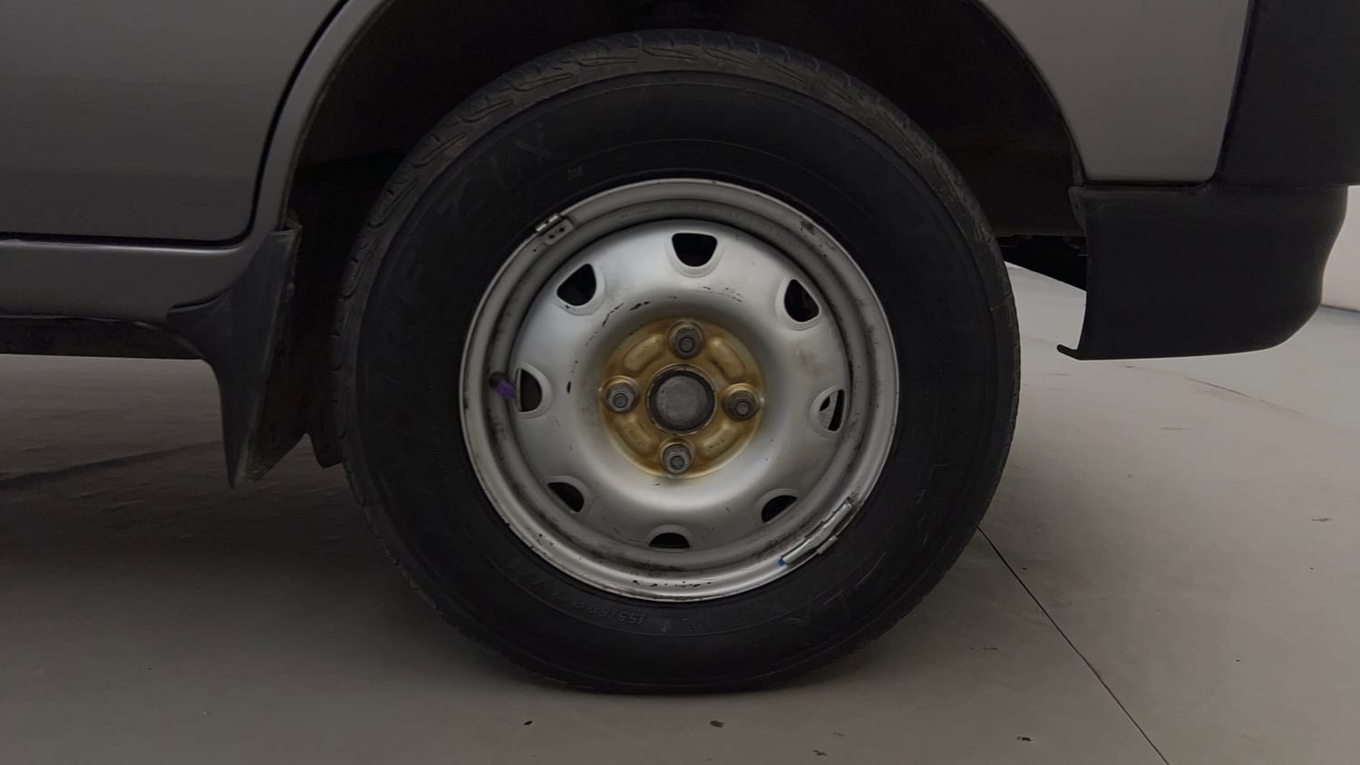 Used 2016 Maruti Suzuki Eeco 5 STR WITH A/C+HTR Petrol Manual tyres RIGHT FRONT TYRE RIM VIEW