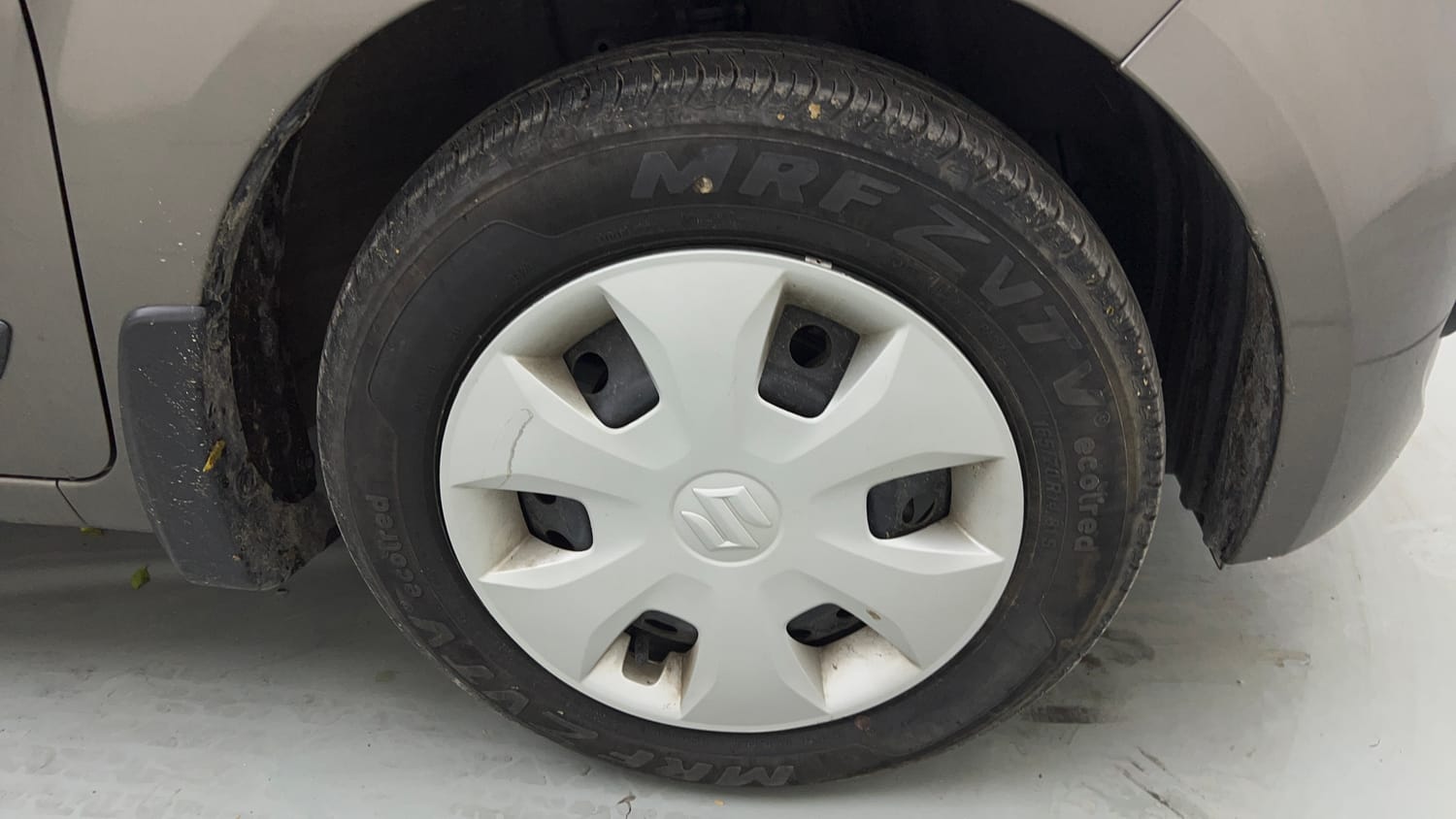 Used 2023 Maruti Suzuki Wagon R VXI 1.0 Petrol Manual tyres RIGHT FRONT TYRE RIM VIEW