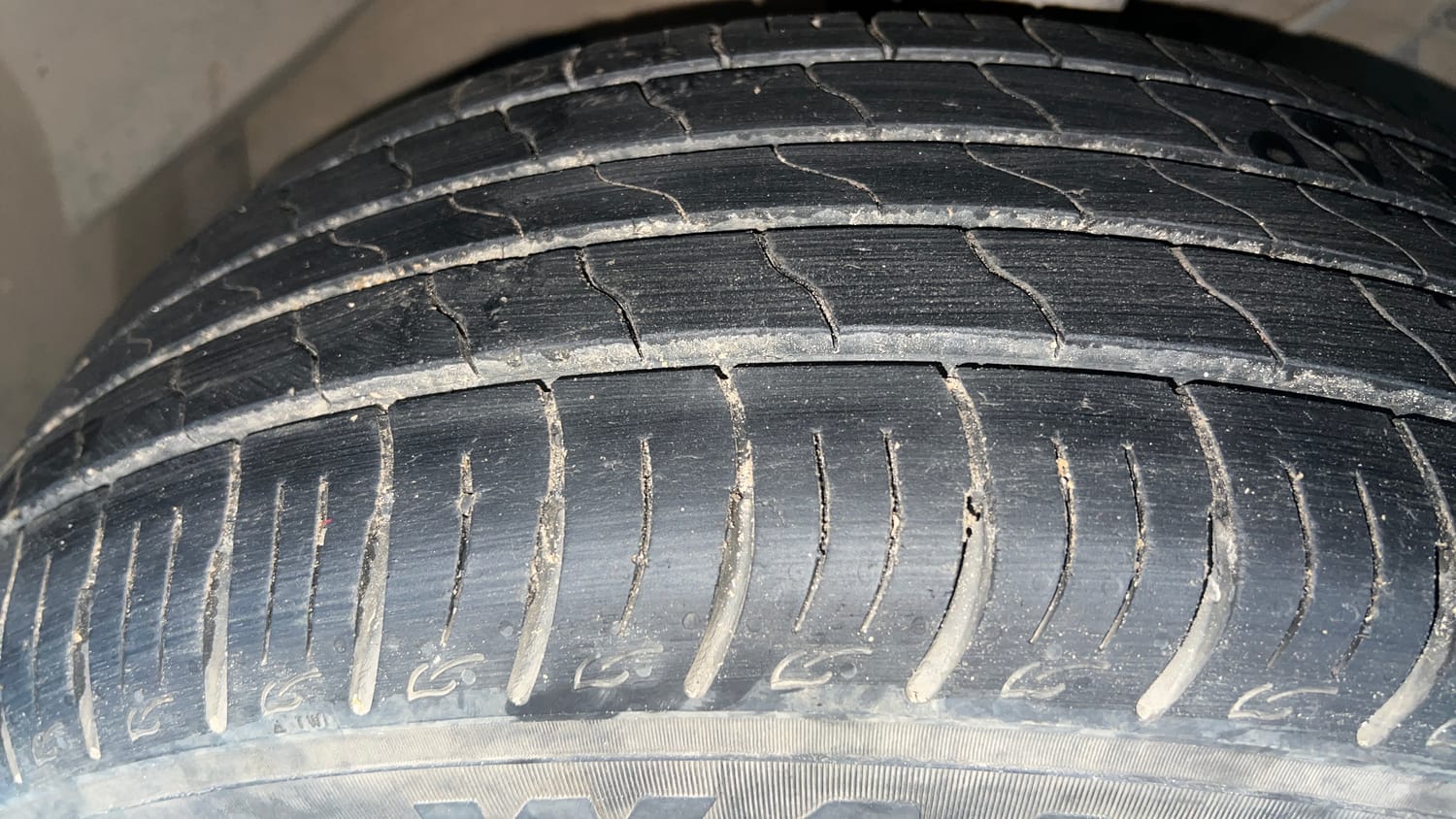 Used 2021 maruti-suzuki Vitara Brezza VXi Petrol Manual tyres RIGHT FRONT TYRE TREAD VIEW