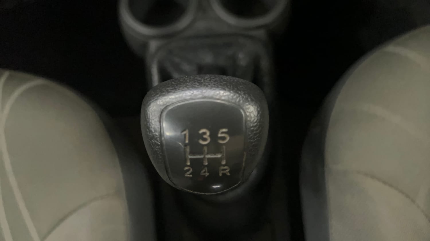 Used 2014 Chevrolet Beat LT Petrol Petrol Manual interior GEAR  KNOB VIEW