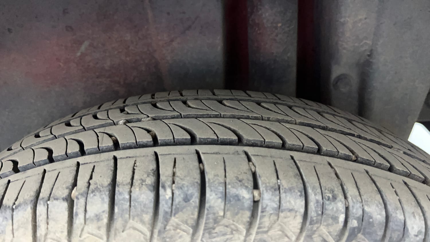 Used 2015 Maruti Suzuki Swift VXi Petrol Manual tyres LEFT REAR TYRE TREAD VIEW