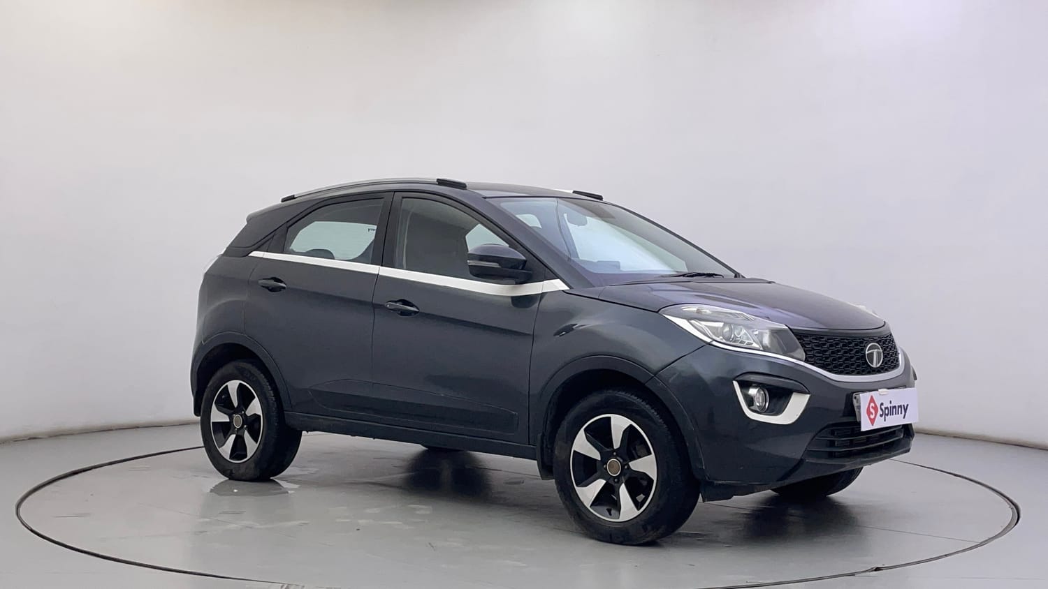 Used 2018 Tata Nexon XZ Plus Diesel Diesel Manual exterior RIGHT FRONT CORNER VIEW