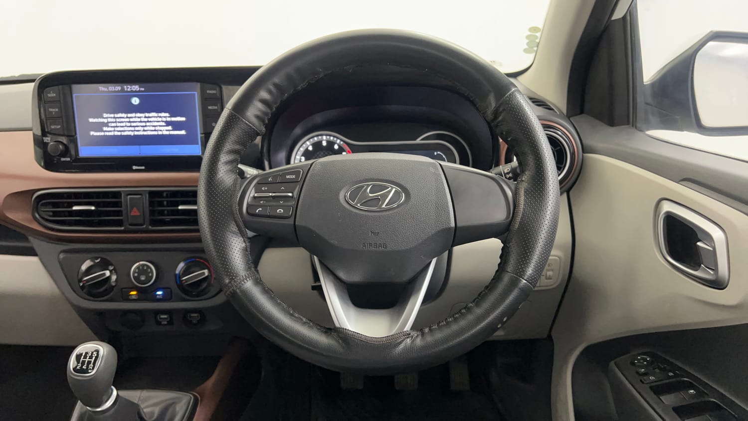 Used 2022 Hyundai Aura SX 1.2 Petrol Petrol Manual interior STEERING VIEW