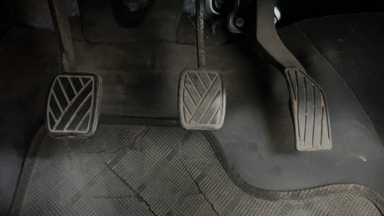 Used 2014 Maruti Suzuki Swift VXi Petrol Manual interior PEDALS VIEW