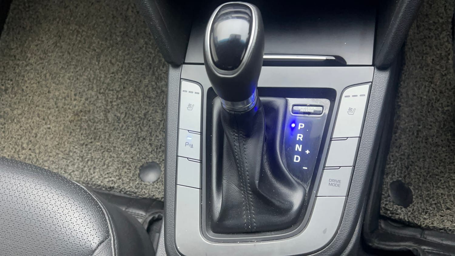 Used 2019 Hyundai Elantra 2.0 SX (O) AT Petrol Automatic interior GEAR  KNOB VIEW