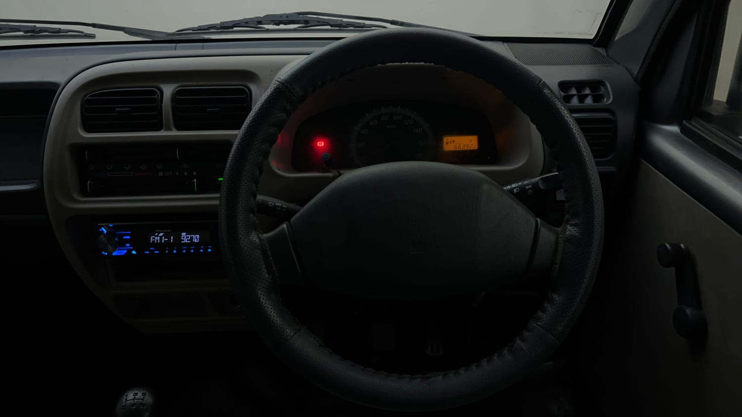 Used 2016 Maruti Suzuki Eeco 5 STR WITH A/C+HTR Petrol Manual interior STEERING VIEW