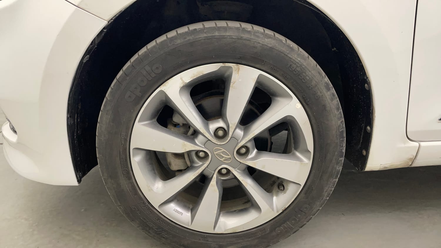 Used 2017 Hyundai Elite i20 Asta 1.2 (O) Petrol Manual tyres LEFT FRONT TYRE RIM VIEW