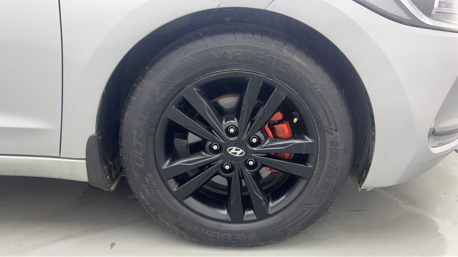 Used 2019 Hyundai Elantra 2.0 SX (O) AT Petrol Automatic tyres RIGHT FRONT TYRE RIM VIEW