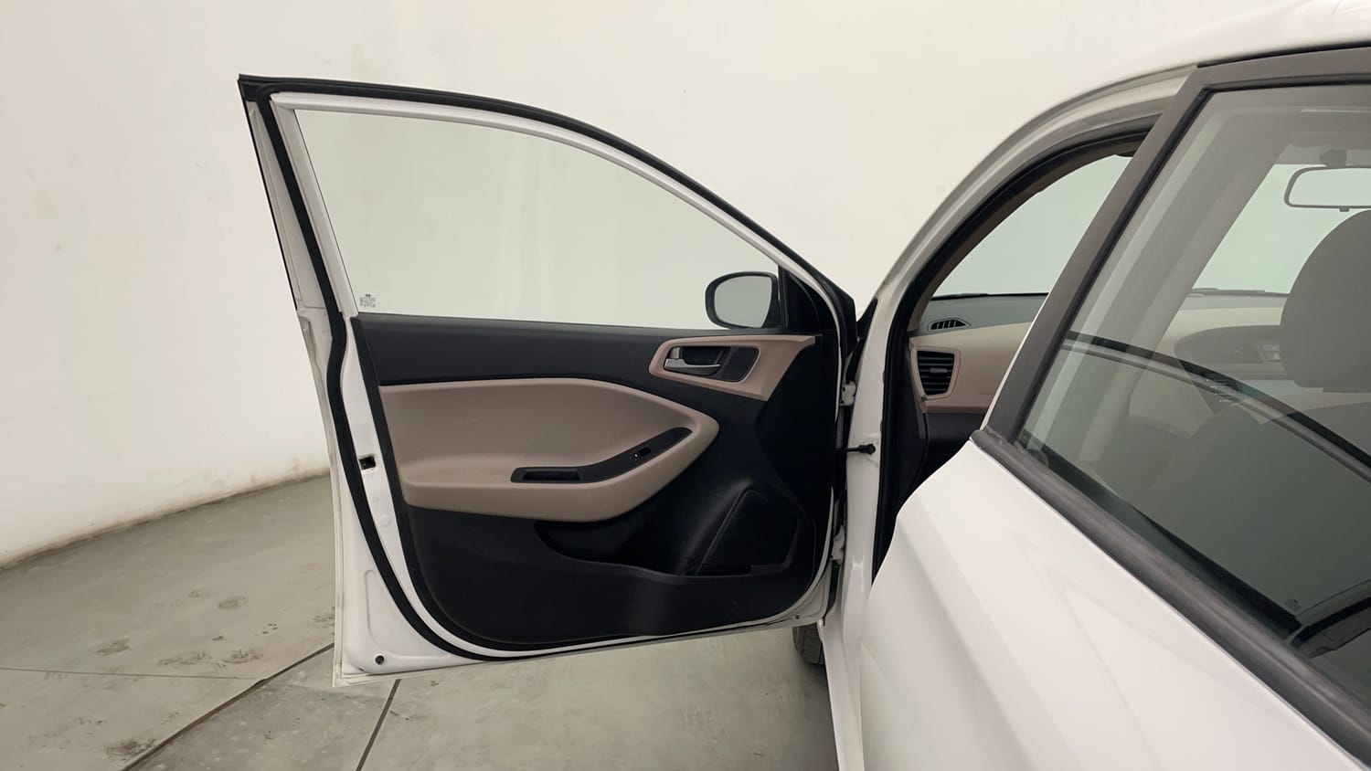 Used 2017 Hyundai Elite i20 Asta 1.2 (O) Petrol Manual interior LEFT FRONT DOOR OPEN VIEW