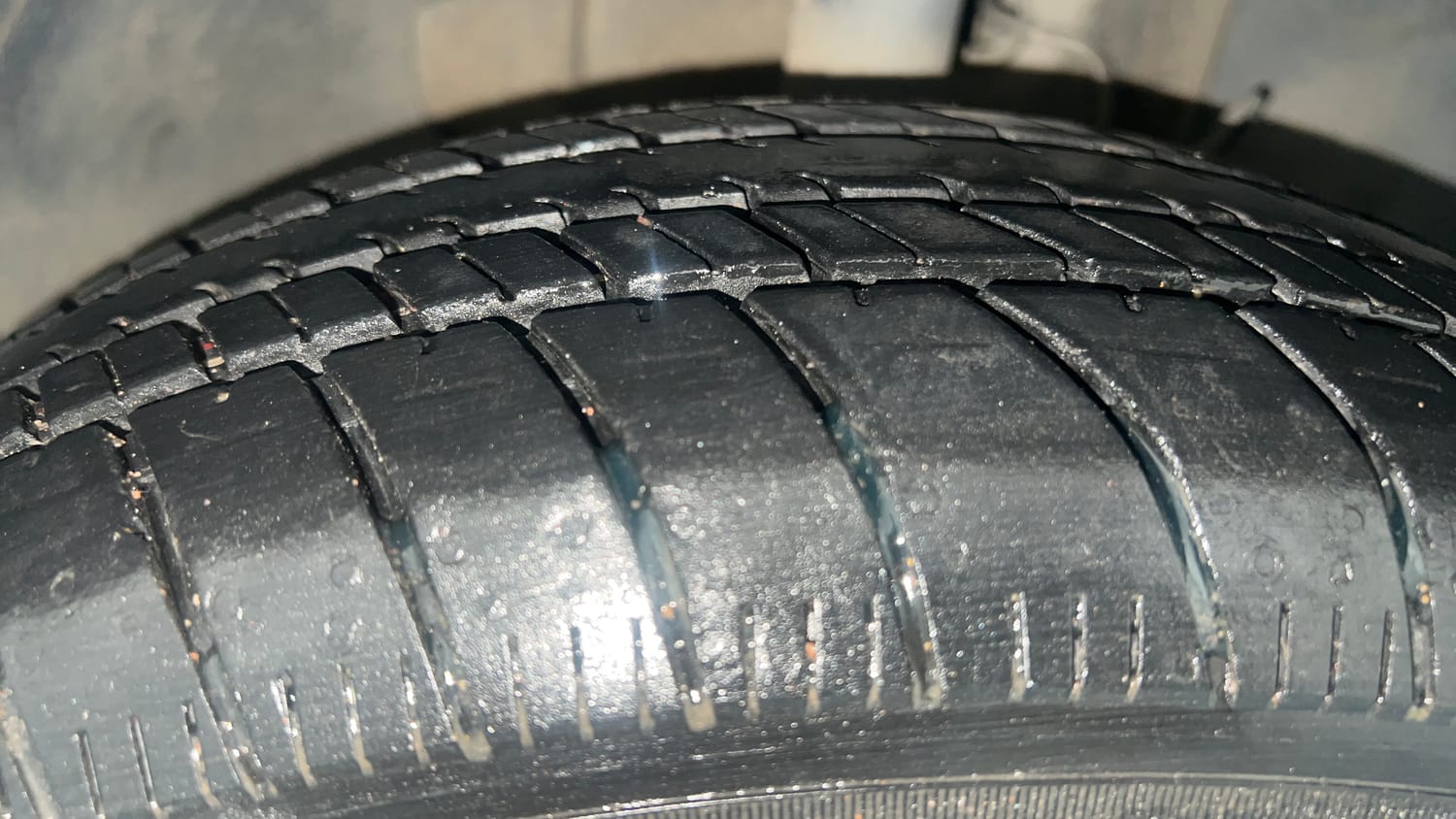 Used 2022 Tata Tiago XZ Petrol Manual tyres RIGHT FRONT TYRE TREAD VIEW