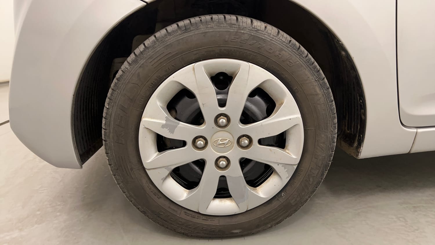 Used 2018 Hyundai Eon Magna + Petrol Manual tyres LEFT FRONT TYRE RIM VIEW