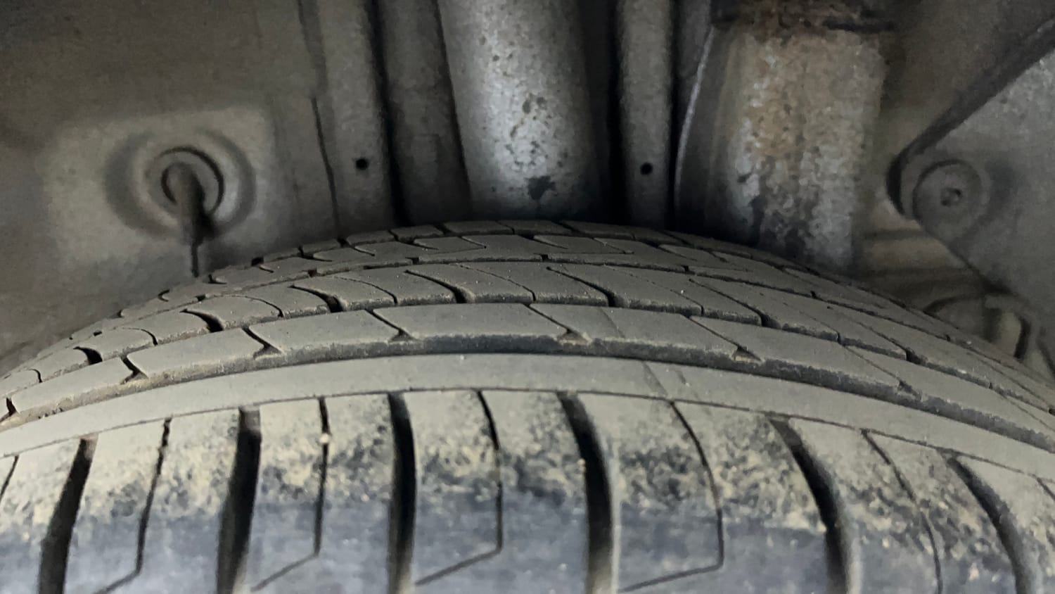 Used 2020 Hyundai Elite i20 Asta 1.2 (O) CVT Petrol Automatic tyres LEFT REAR TYRE TREAD VIEW