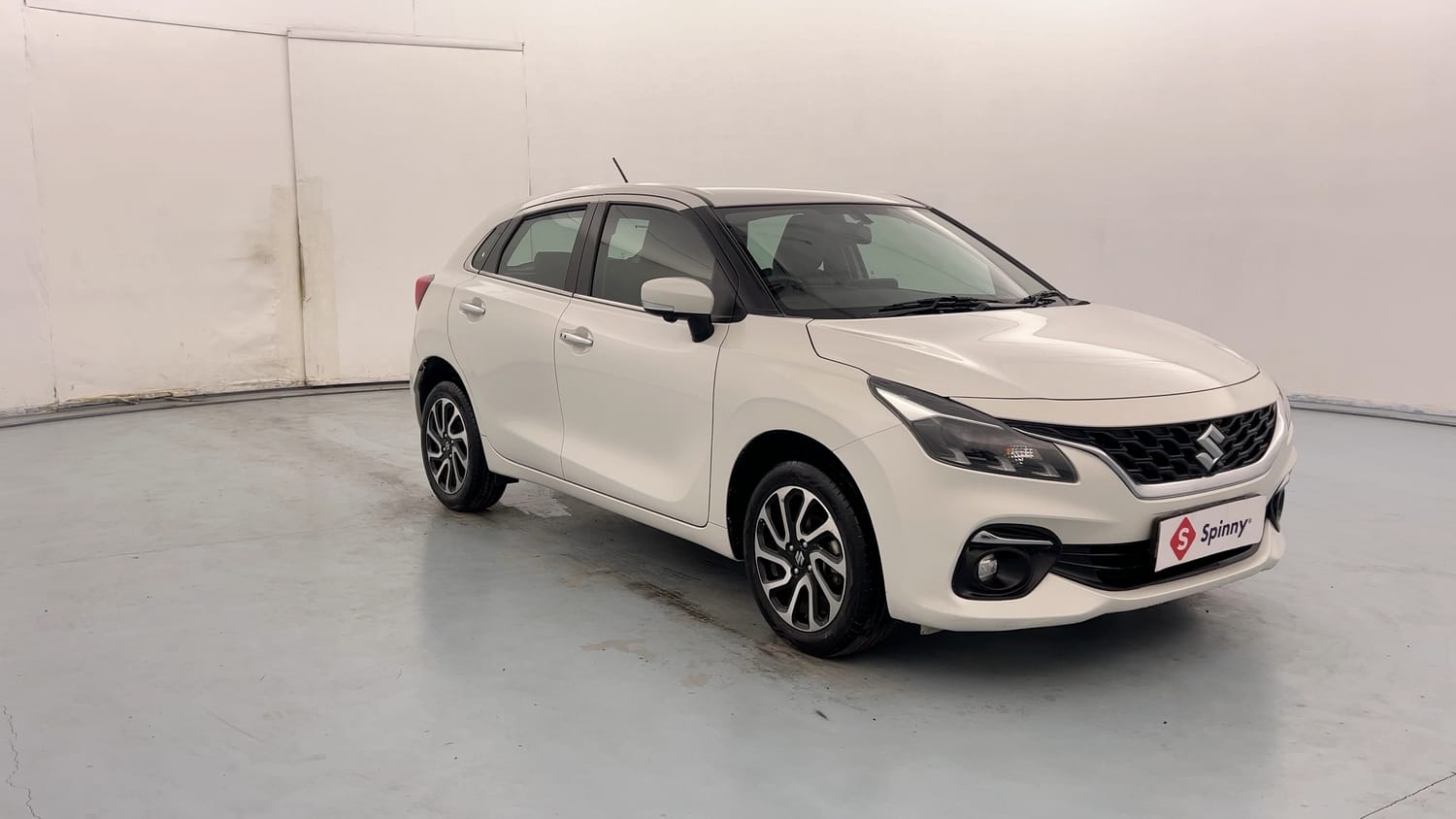 Used 2024 Maruti Suzuki Baleno Alpha MT Petrol Manual exterior RIGHT FRONT CORNER VIEW