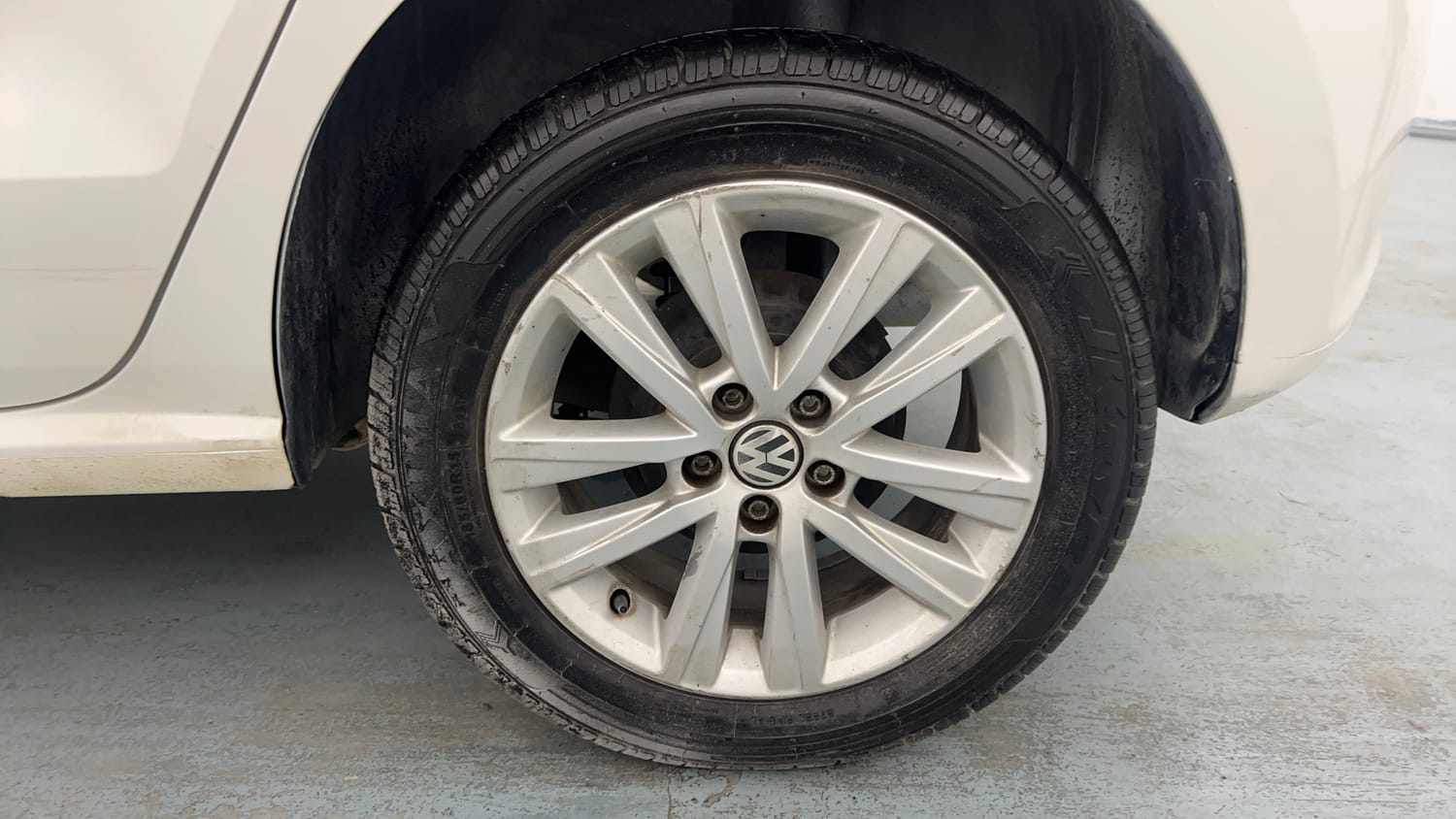 Used 2014 Volkswagen Polo Highline1.2L (P) Petrol Manual tyres LEFT REAR TYRE RIM VIEW