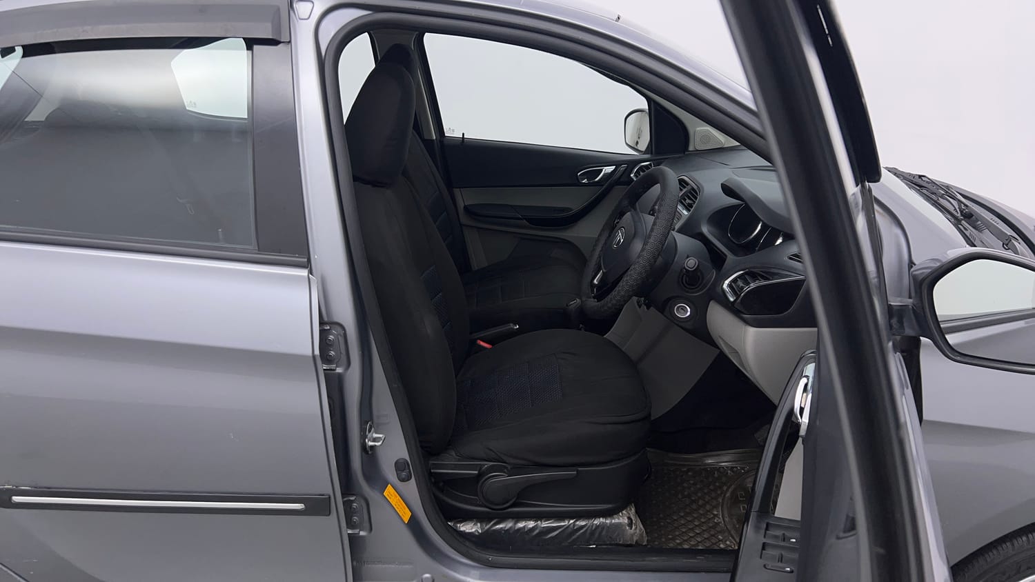 Used 2019 Tata Tiago Revotron XZ Petrol Manual interior RIGHT SIDE FRONT DOOR CABIN VIEW