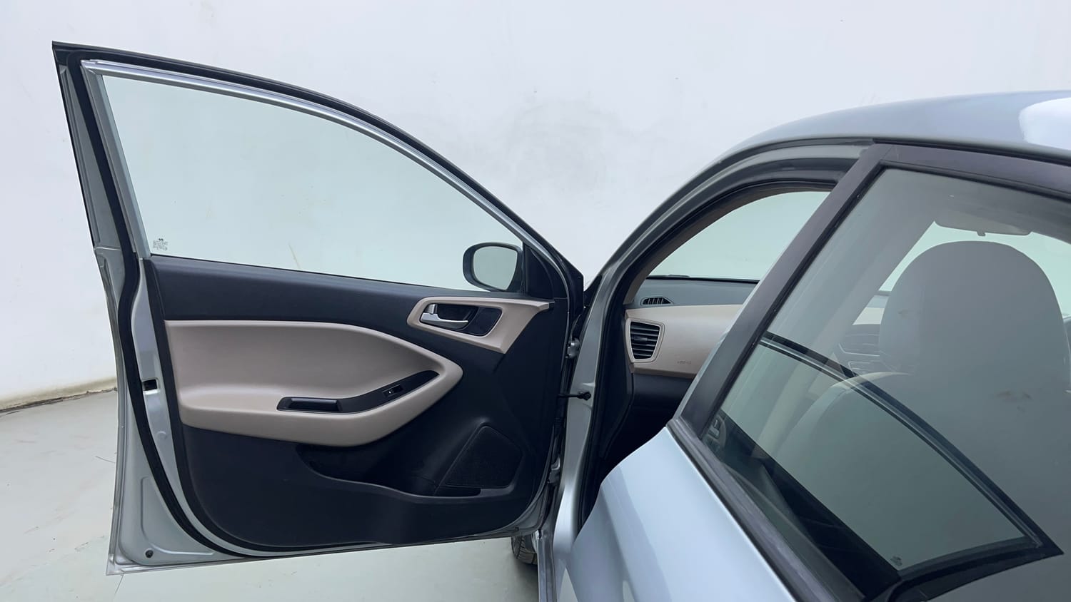 Used 2020 Hyundai Elite i20 Asta 1.2 (O) CVT Petrol Automatic interior LEFT FRONT DOOR OPEN VIEW