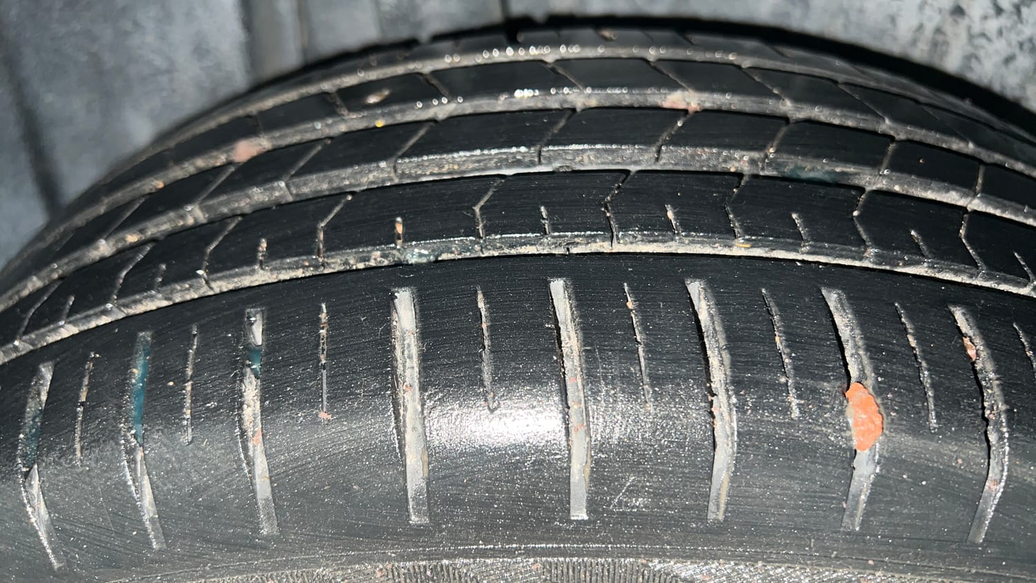 Used 2024 Maruti Suzuki Baleno Alpha MT Petrol Manual tyres RIGHT REAR TYRE TREAD VIEW