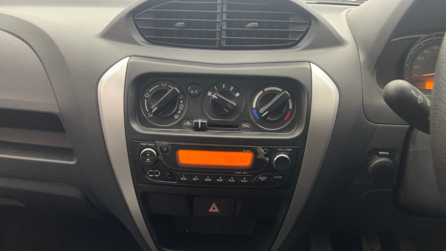 Used 2018 Maruti Suzuki Alto 800 VXi Petrol Manual interior MUSIC SYSTEM & AC CONTROL VIEW