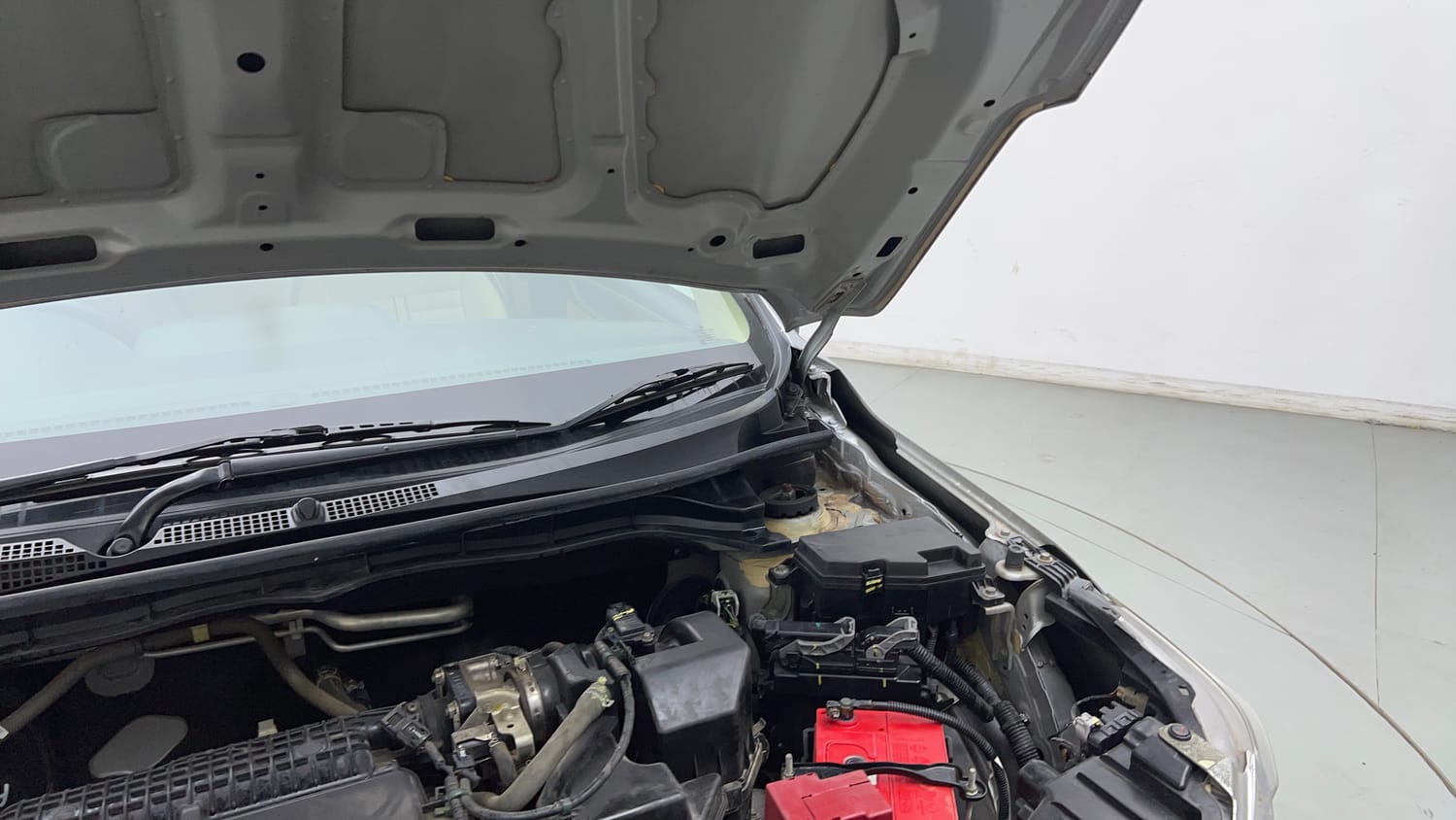 Used 2022 Honda Amaze VX CVT 1.2 Petrol Petrol Automatic engine ENGINE LEFT SIDE HINGE & APRON VIEW