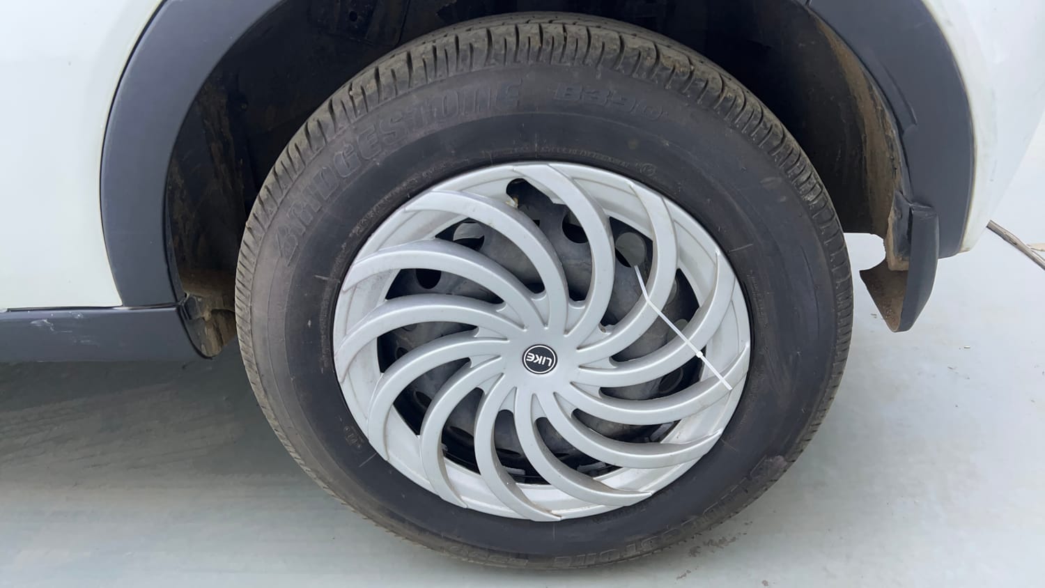 Used 2018 Tata Nexon XM Petrol Manual tyres LEFT REAR TYRE RIM VIEW