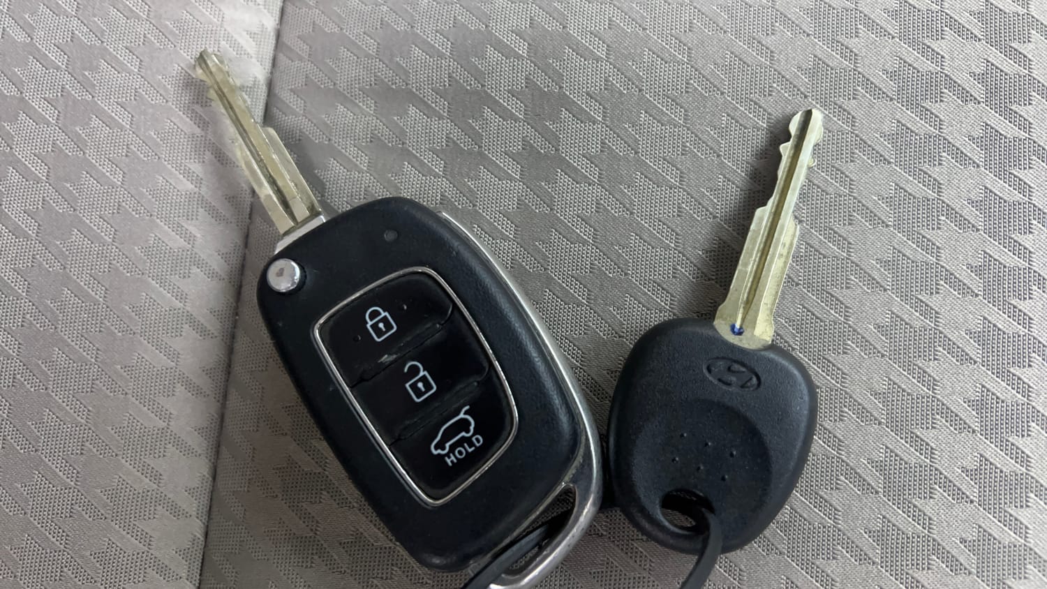 Used 2018 Hyundai Elite i20 Asta 1.2 AT Petrol Automatic extra CAR KEY VIEW