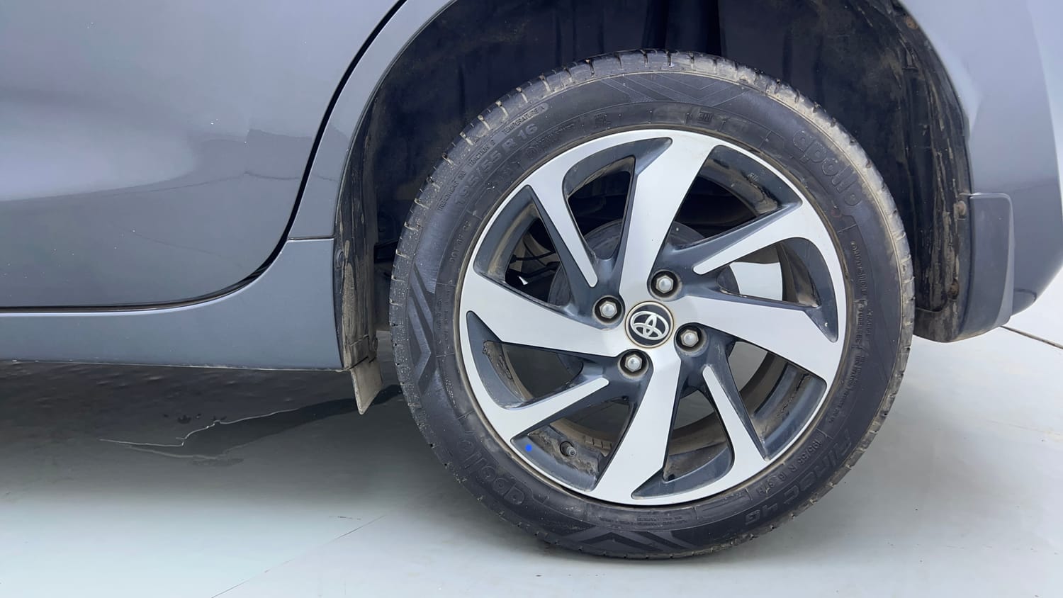 Used 2024 Toyota Glanza G AMT Petrol Automatic tyres LEFT REAR TYRE RIM VIEW