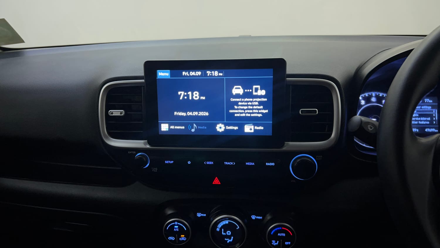 Used 2021 Hyundai Venue SX 1.0 Turbo iMT Petrol Manual top_features Integrated (in-dash) music system