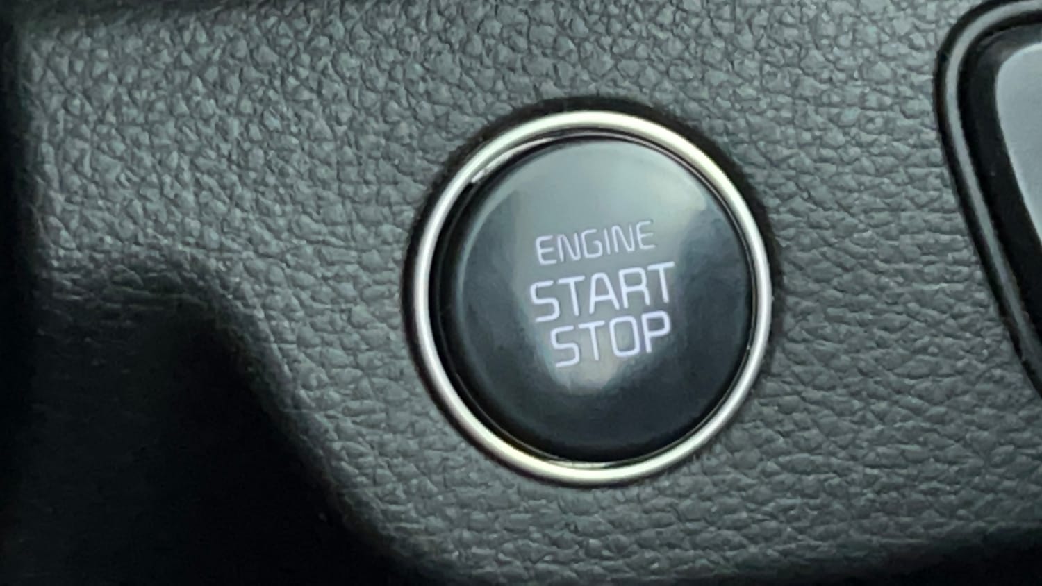 Used 2023 Kia Seltos HTX Plus 1.5 Diesel Diesel Manual top_features Keyless start
