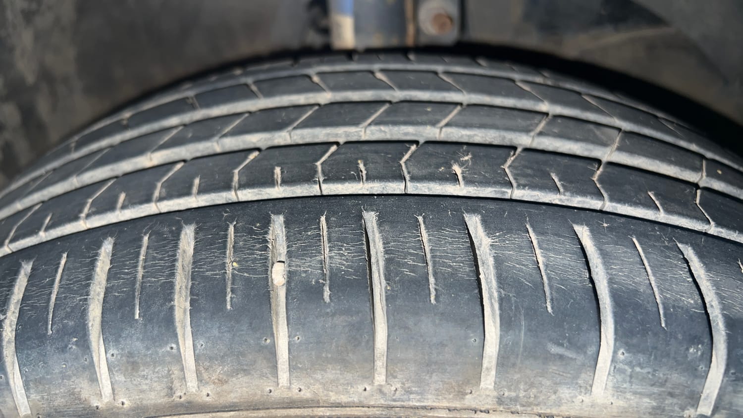 Used 2024 Toyota Glanza G AMT Petrol Automatic tyres RIGHT FRONT TYRE TREAD VIEW