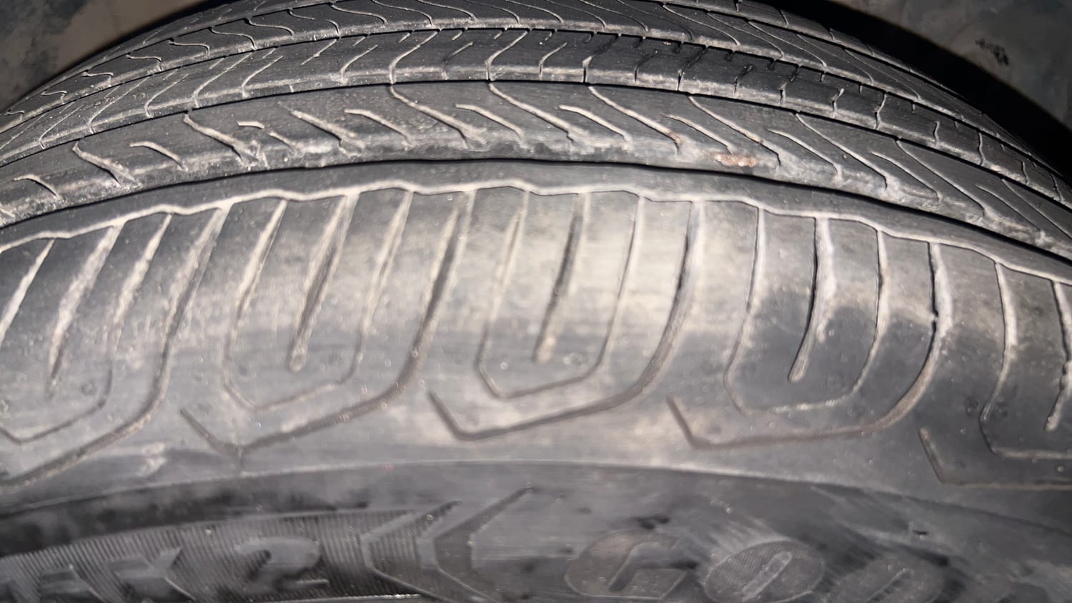 Used 2018 Ford EcoSport Titanium 1.5L TDCi Diesel Manual tyres RIGHT FRONT TYRE TREAD VIEW