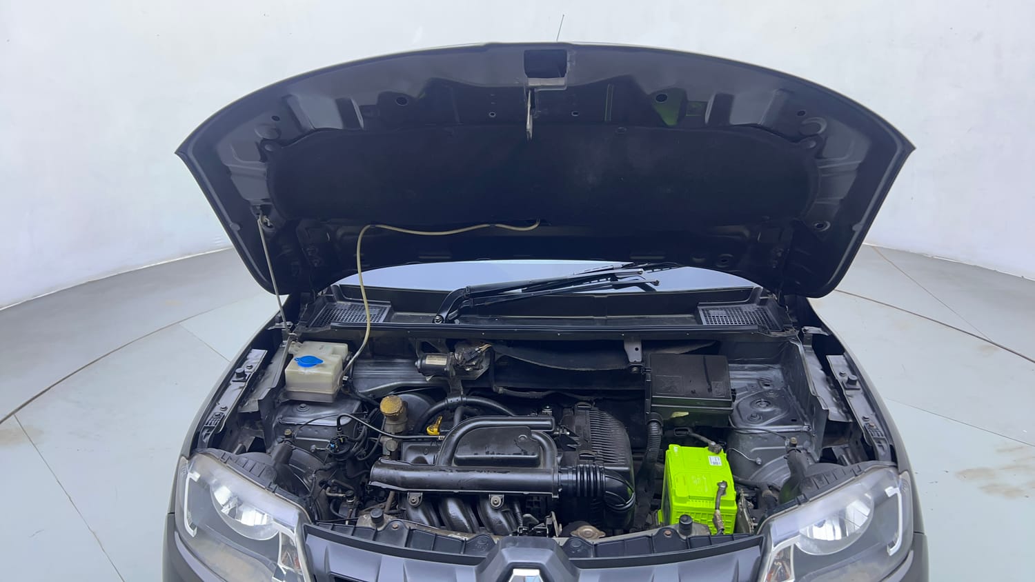 Used 2018 Renault Kwid 1.0 RXT Petrol Manual engine ENGINE & BONNET OPEN FRONT VIEW