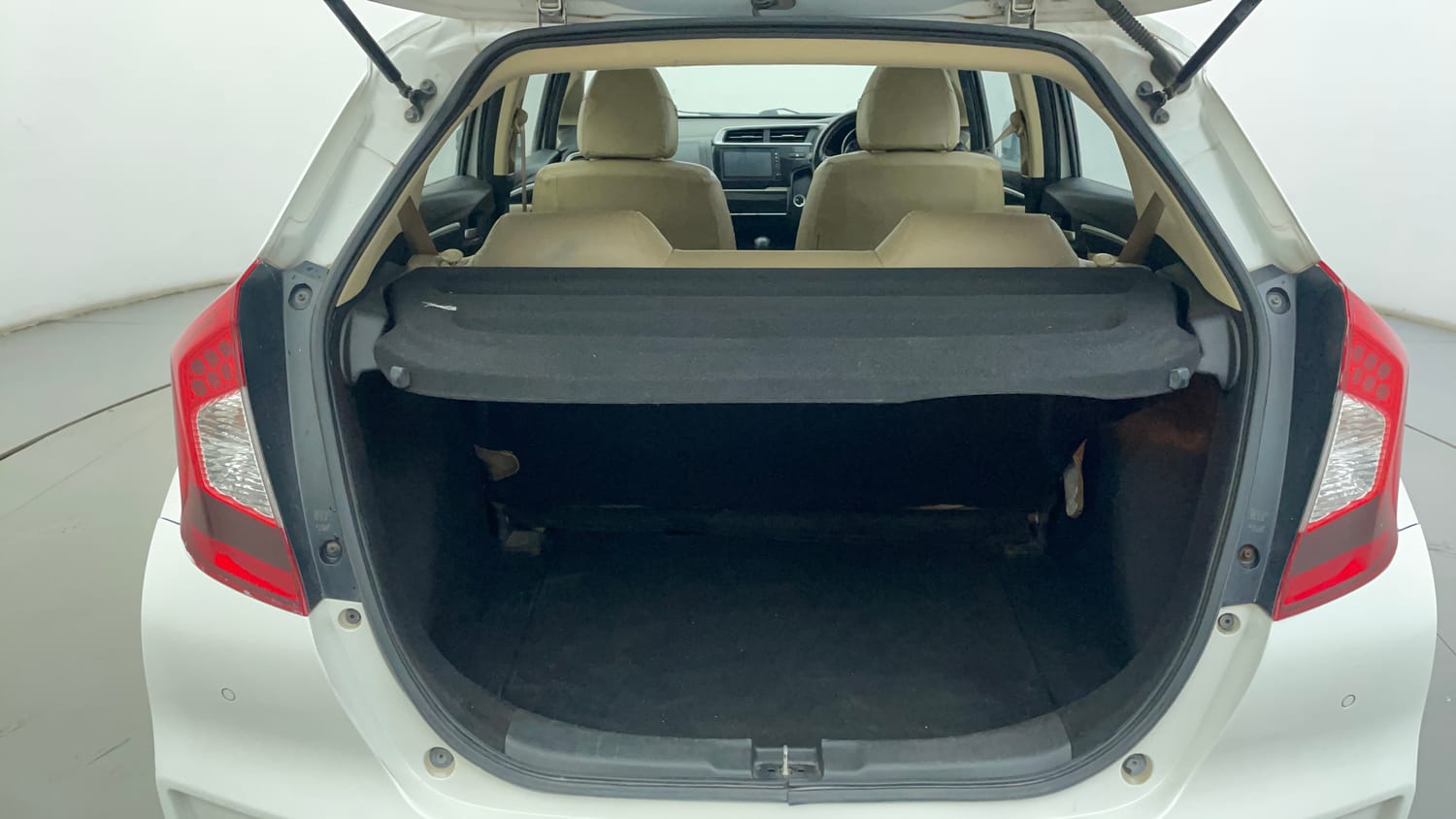 Used 2021 Honda Jazz ZX CVT Petrol Automatic interior DICKY INSIDE VIEW