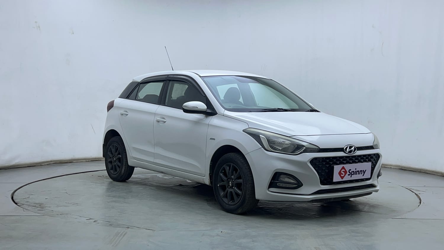Used 2018 Hyundai Elite i20 Asta 1.2 AT Petrol Automatic exterior RIGHT FRONT CORNER VIEW