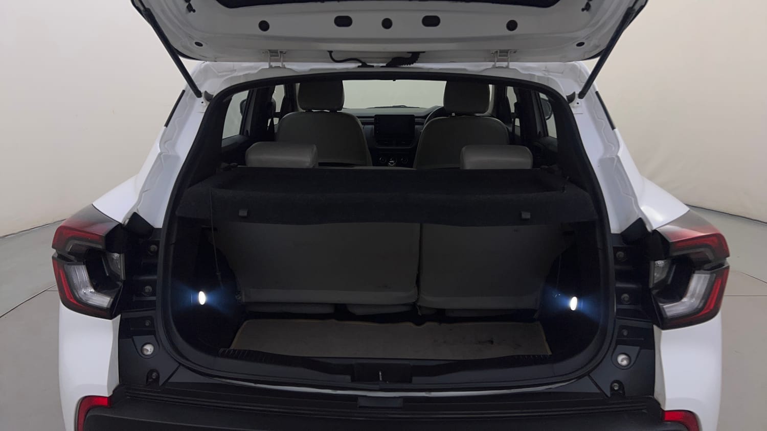 Used 2022 Renault Kiger RXZ 1.0 Turbo MT Petrol Manual interior DICKY INSIDE VIEW