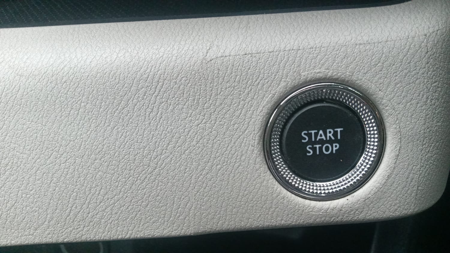 Used 2023 Nissan Magnite XV AMT Petrol Automatic top_features Keyless start
