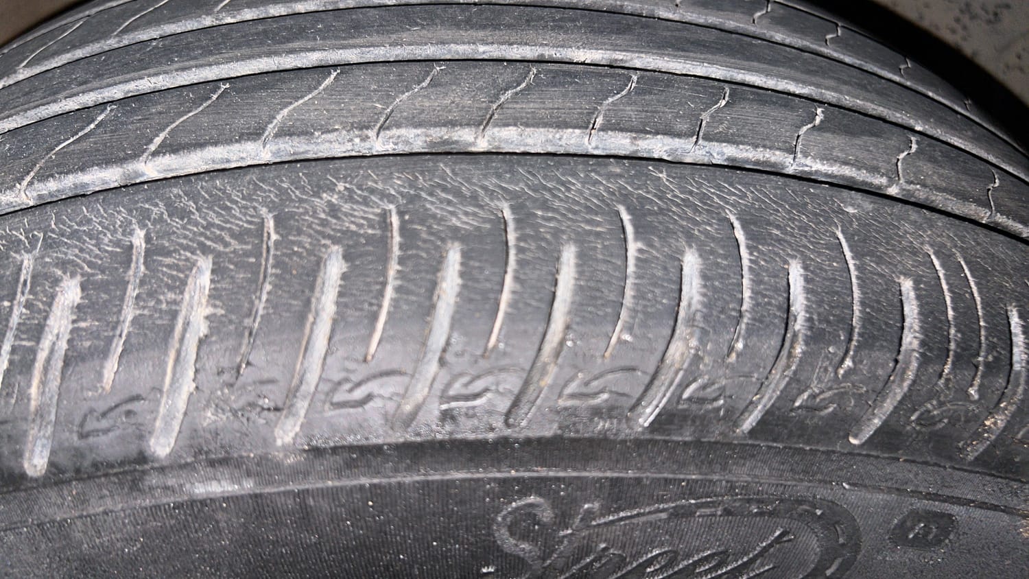 Used 2021 Hyundai Venue SX 1.0 Turbo iMT Petrol Manual tyres RIGHT FRONT TYRE TREAD VIEW